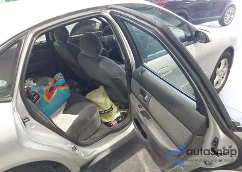 2002 Ford Taurus Se z USA, uszkodzony, nr VIN 1FAFP53U22G143629